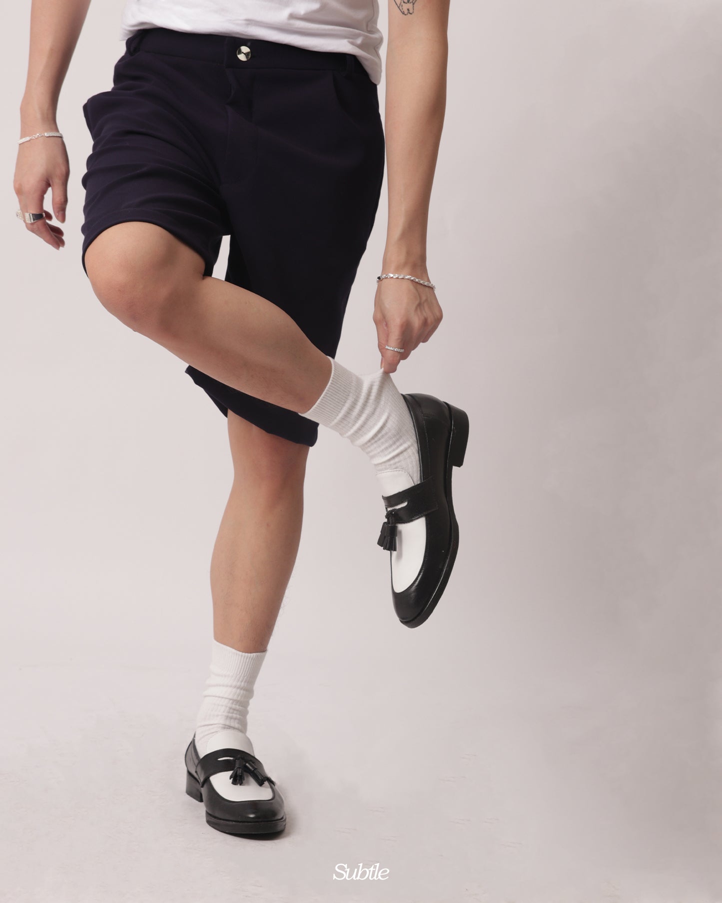 NAVY BLUE PLEATED TROUSER SHORTS